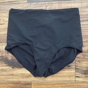 Leonisa PowerSlim Double-Layered Firm Compression Shapewear Shorts